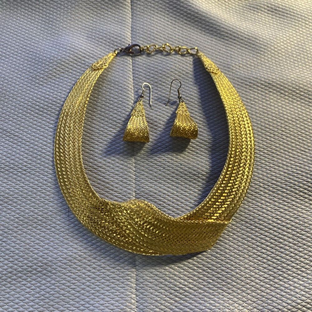VTG Smithsonian Renwick Gallery Woven Metal Gold Mesh Choker Necklace & Earrings